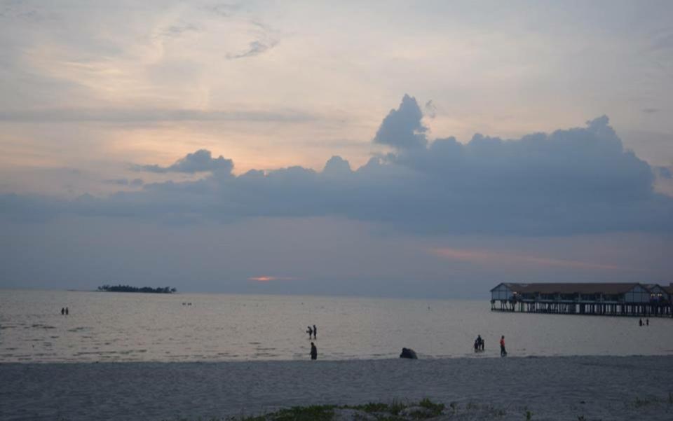 Cozy Pool And Seaview Glory Beach Resort 2 Bedrooms B Block Port Dickson Exteriér fotografie